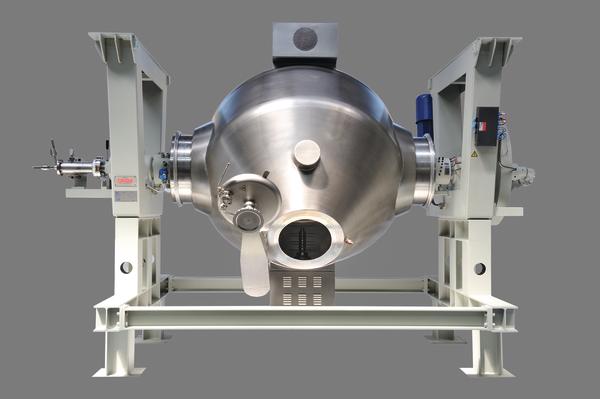 Multiproduct rotary vacuum dryer