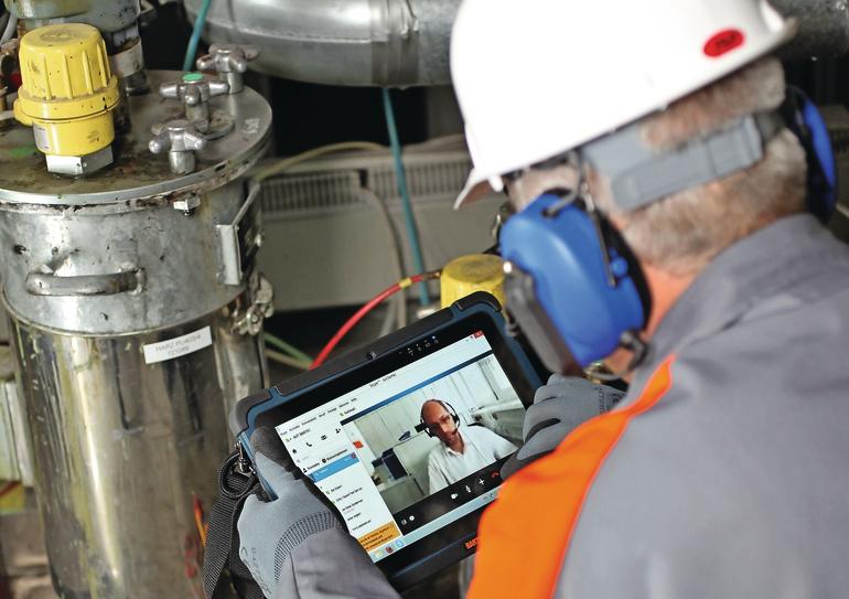 Industrial tablet PC for use in hazardous areas