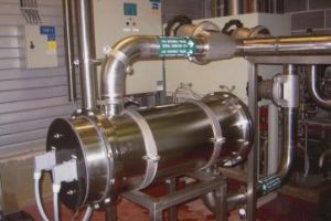 Removing ozone from process water