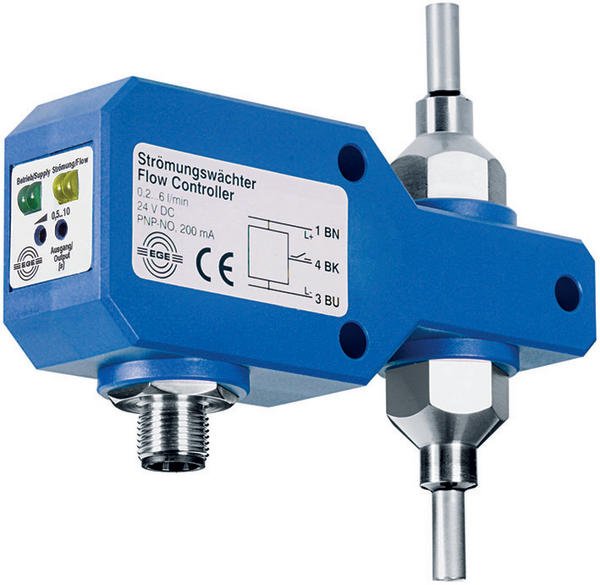 Compact flow controllers
