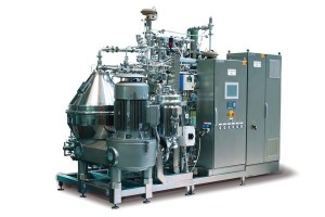 Huge steam-sterilizable centrifuge