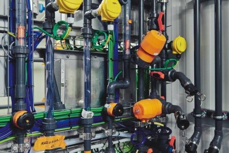 Intelligent piping systems